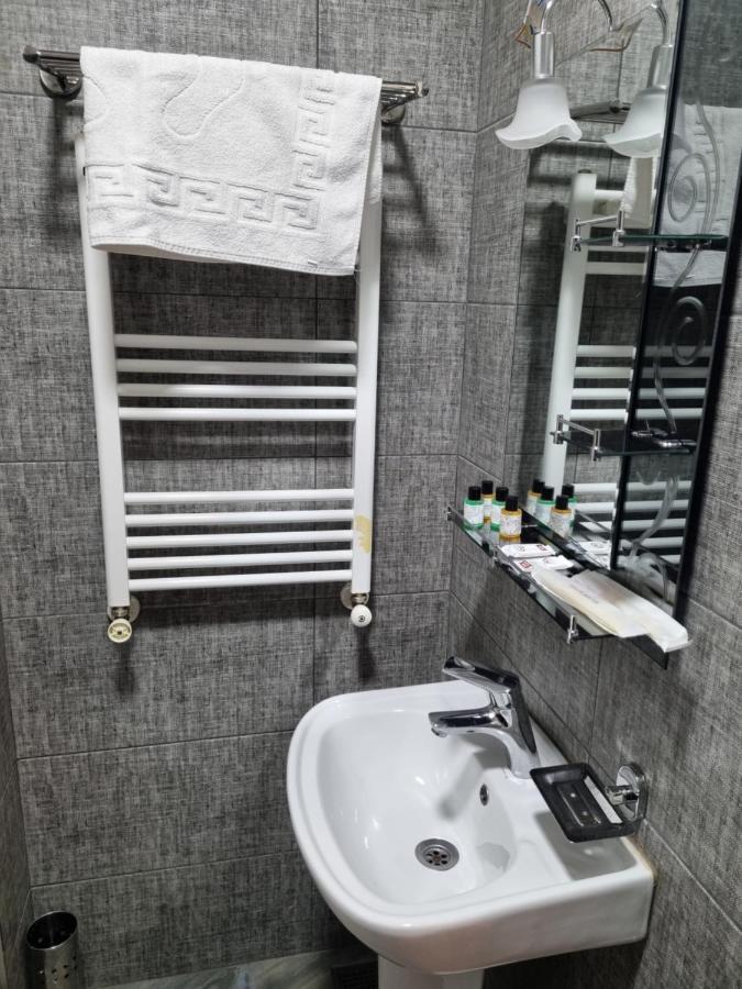 Mahali Hotel Batumi Esterno foto