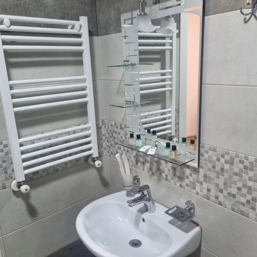 Mahali Hotel Batumi Esterno foto