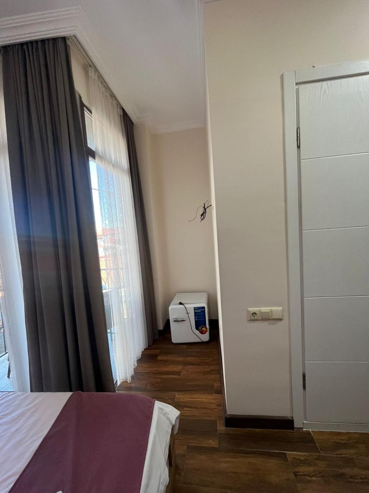 Mahali Hotel Batumi Esterno foto