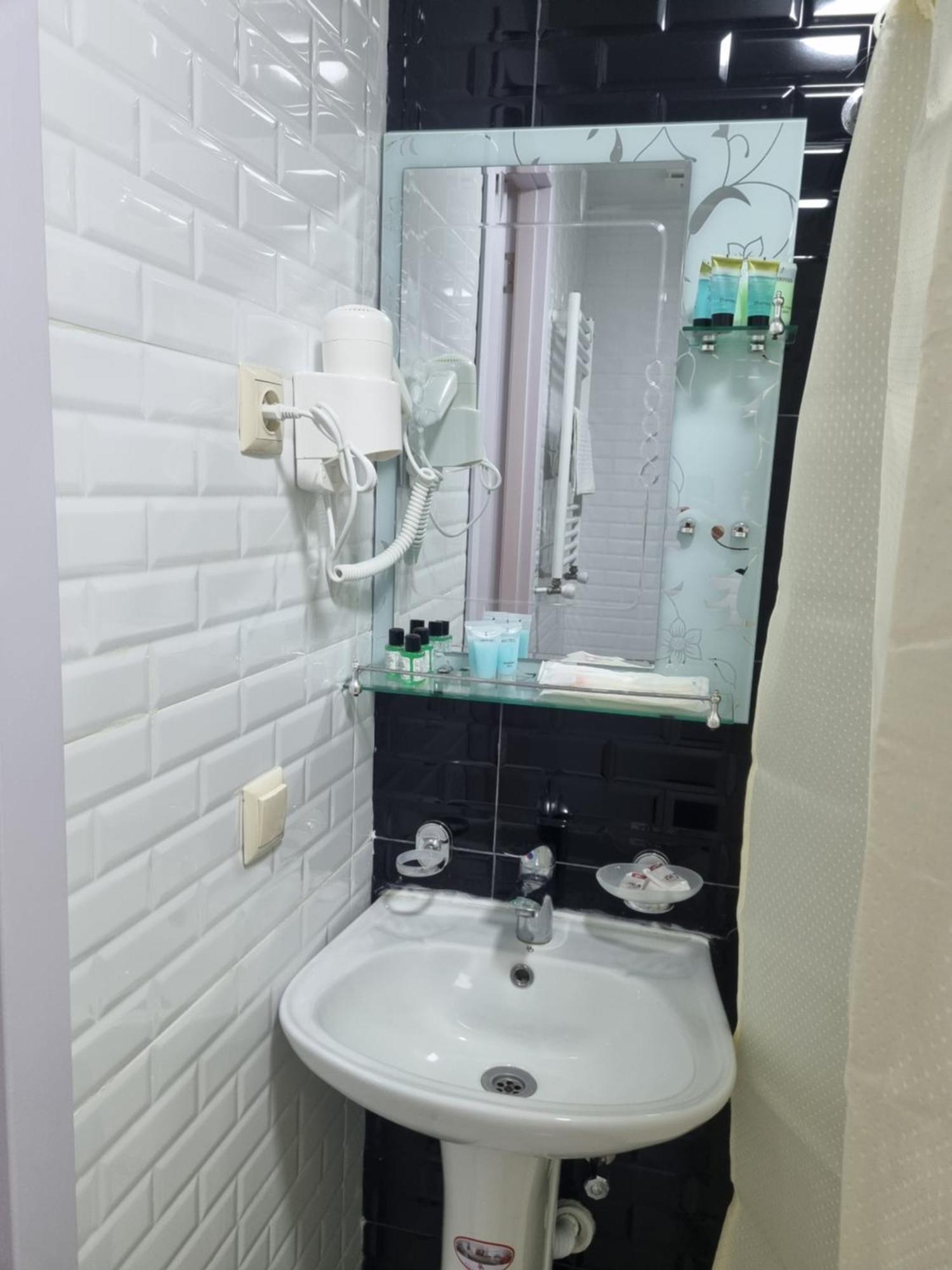 Mahali Hotel Batumi Esterno foto
