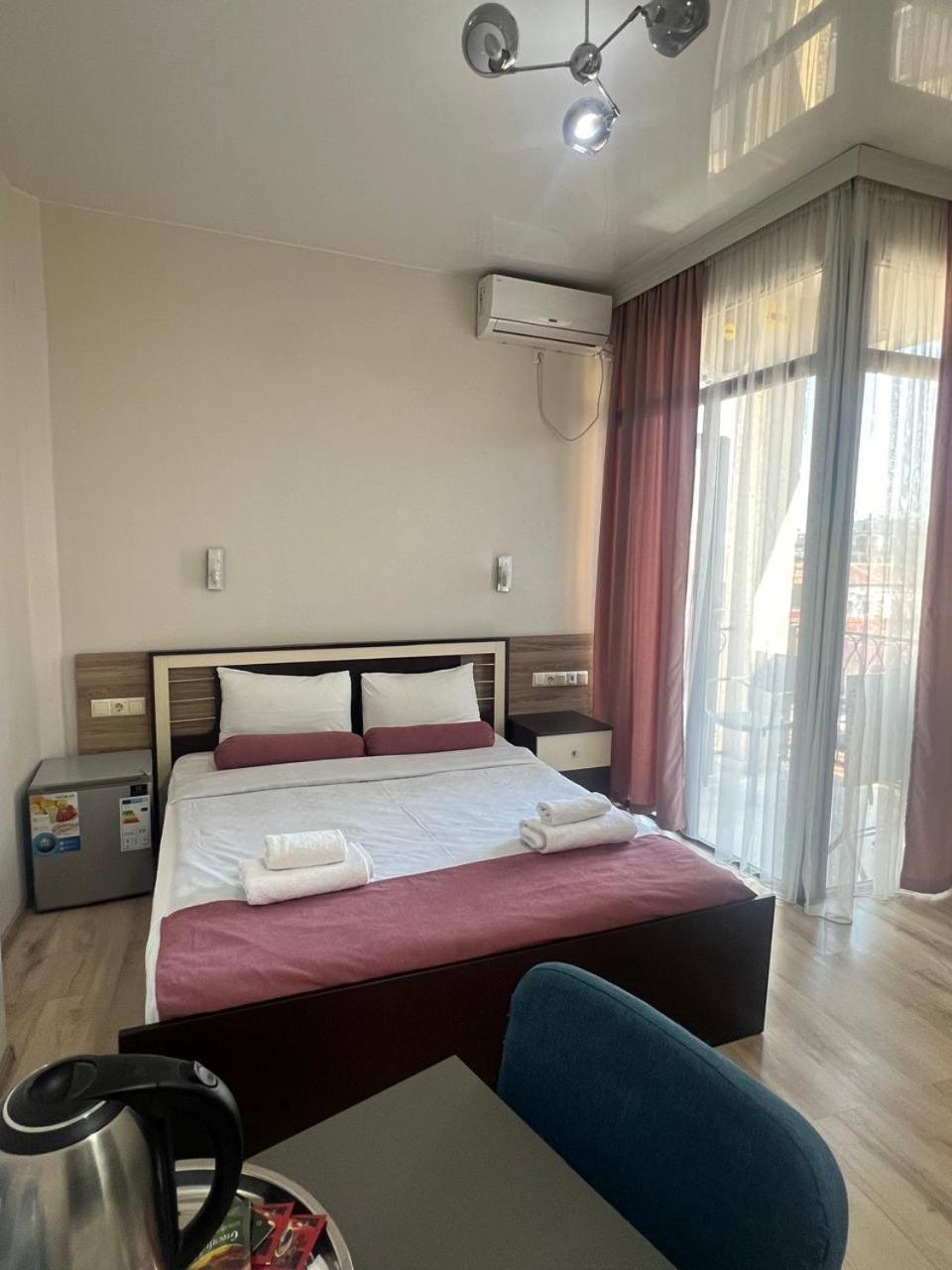 Mahali Hotel Batumi Esterno foto